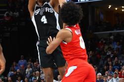 集结日体能课后，密尔沃基雄鹿防线松动备战NBA总决赛，管理层满意，球队文化再被提及的简单介绍-贝博在线登入