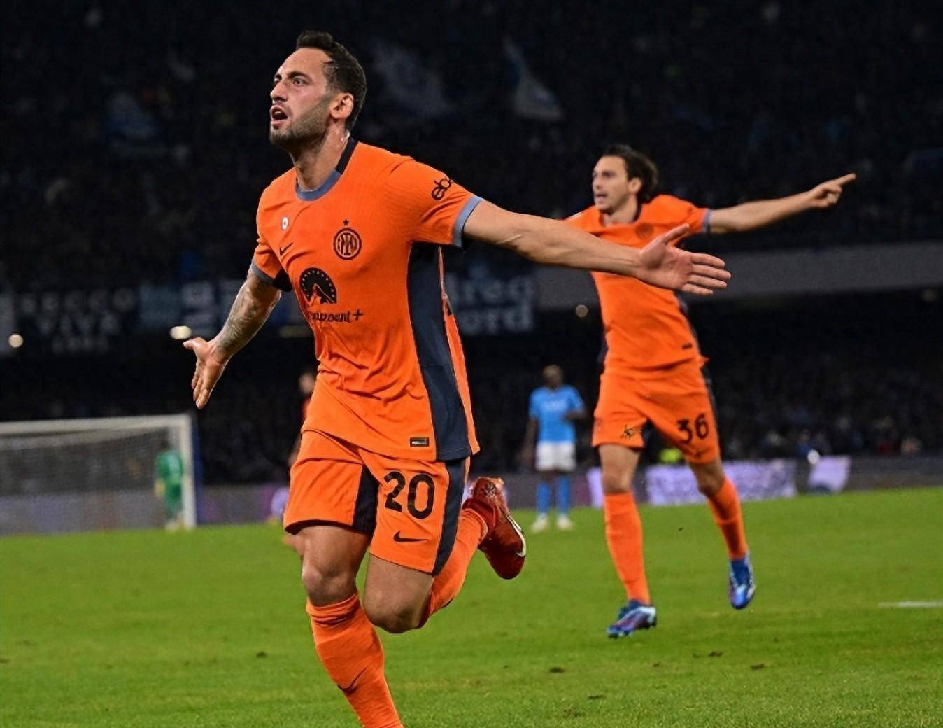 包含那不勒斯训练开放日；关键时刻强势反弹引欢呼；欧冠在即；临场指挥获称赞的词条